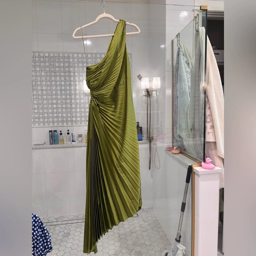 Vici Olive Green Pleated One-Shoulder Dress - Picture 3 of 3